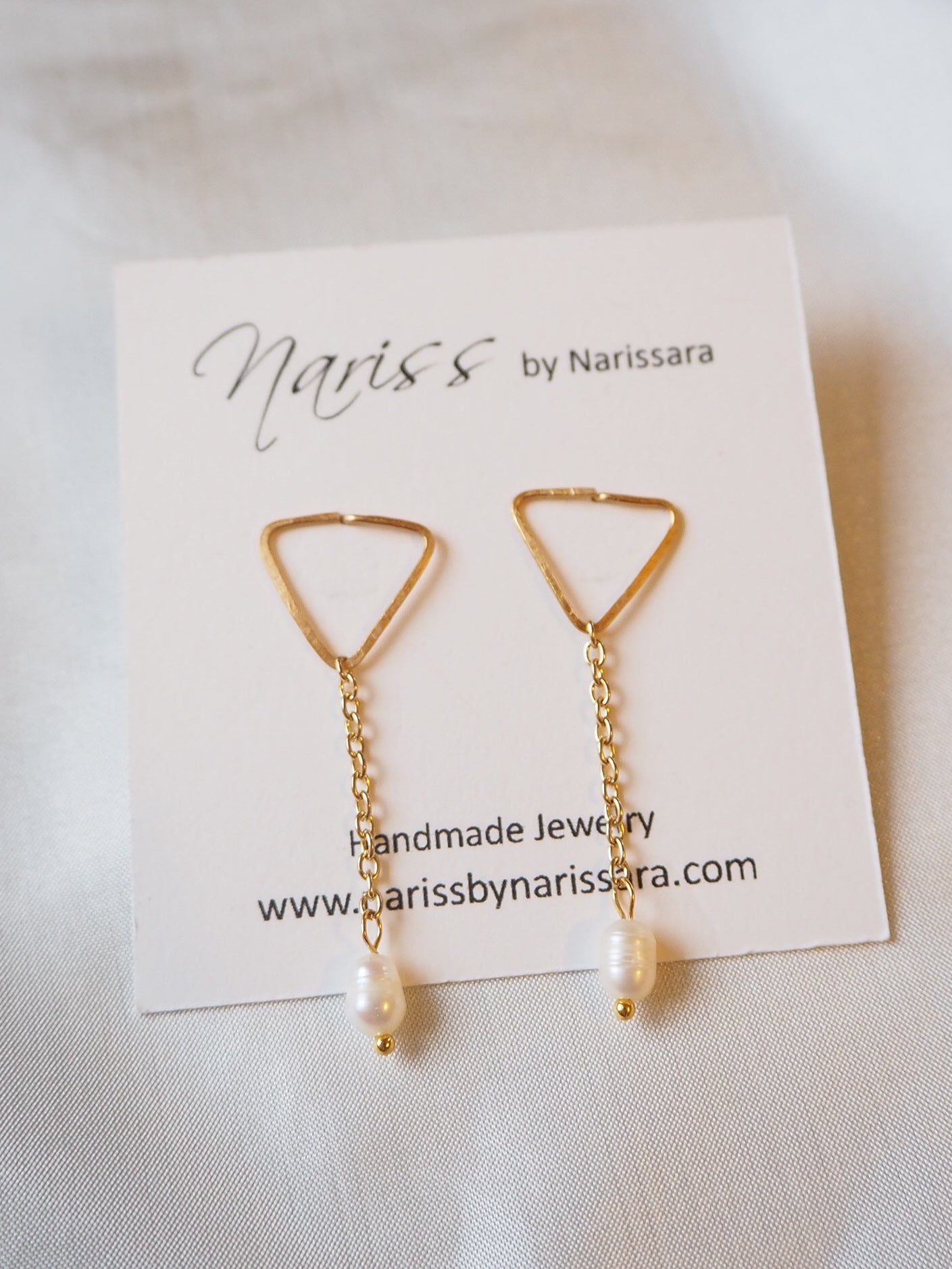 Triangle Wire Chain Freshwater Pearls Drop Earrings