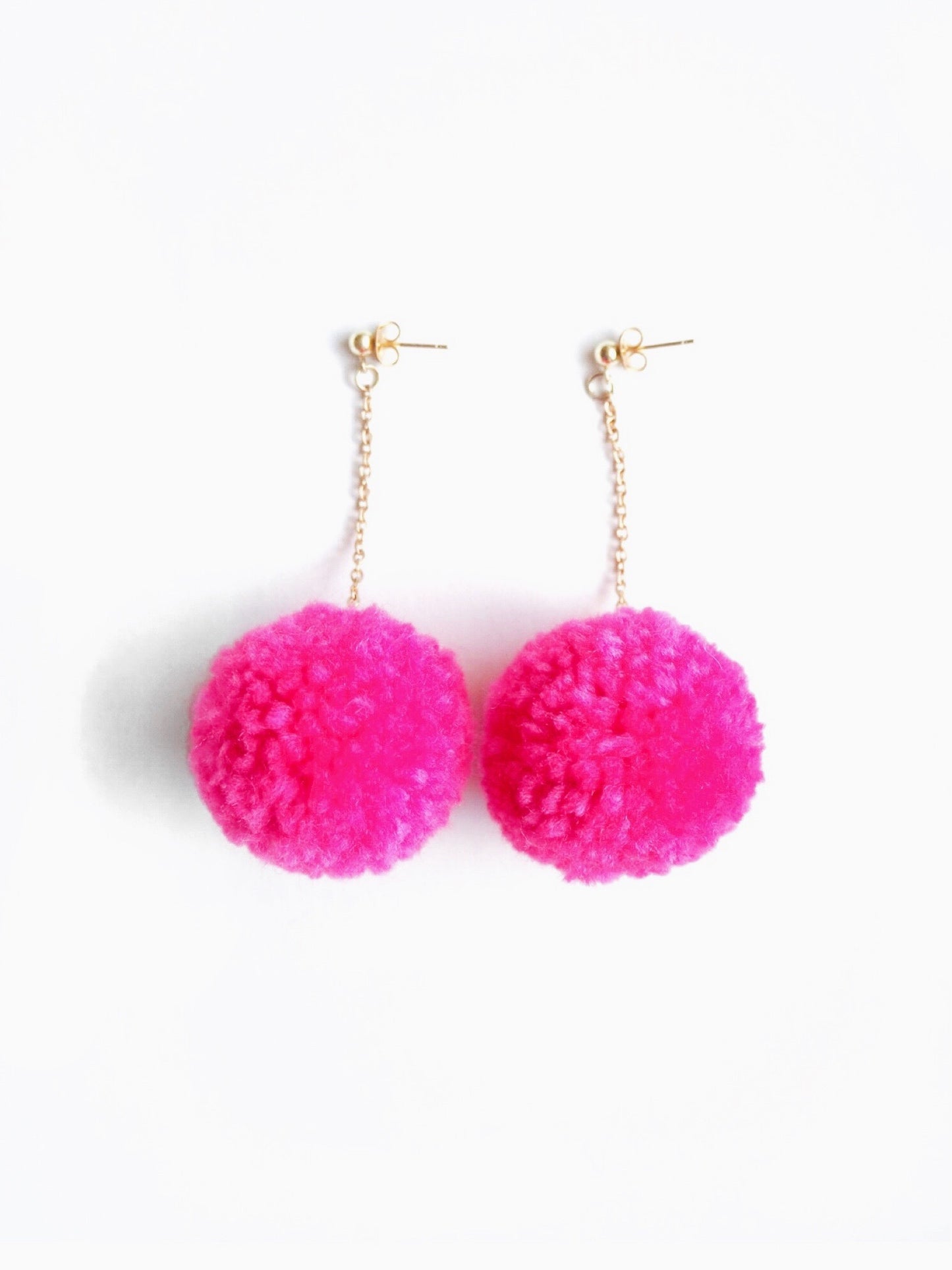 Hot_Pink_Pom_Pom_Gold_Chain_Earrings